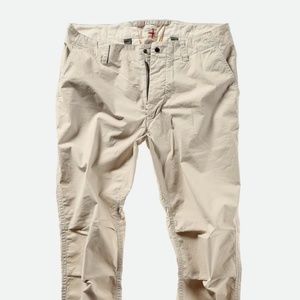 Relwen - Men's Flyweight Flex Chino Pant in light sand Size 34